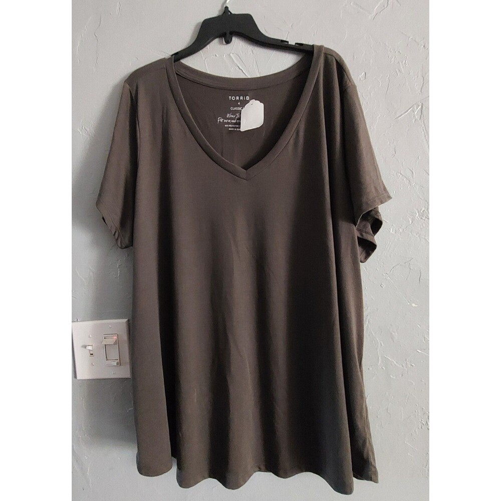 Torrid Pullover Tops New Women Size 4 Plus,super Soft, Short Sleeve.